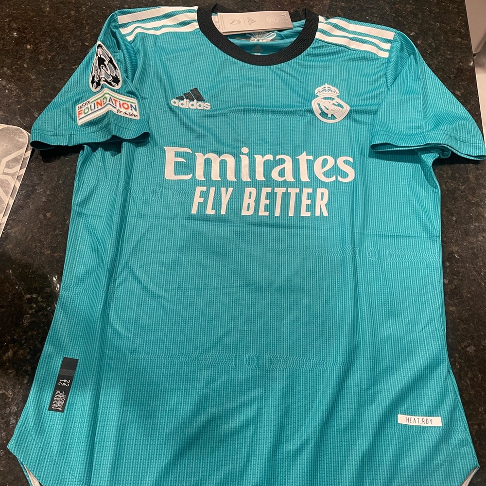 Real Madrid Away benzema player version 21-22